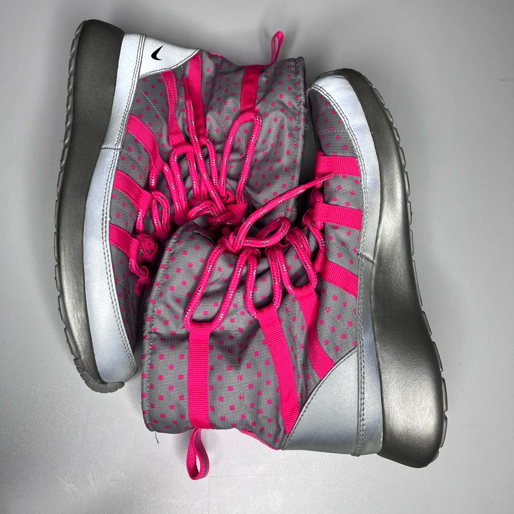 Nike Youth Pink Polka Dot Rain and Winter Boots Kids Size 6 Women’s Size 8